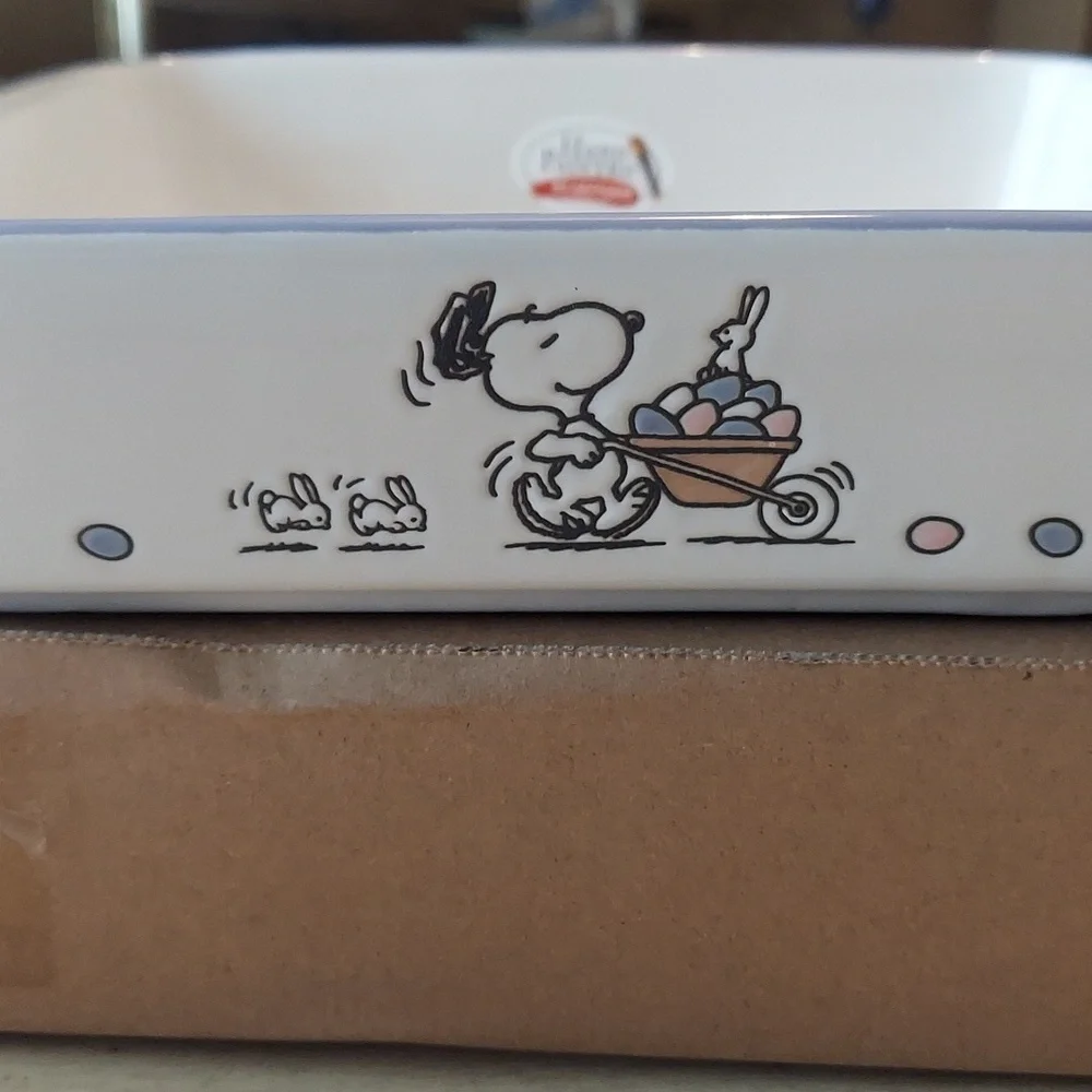 PEANUTS Easter Beagle Snoopy Hand Painted Ceramic Baking Dish Sq. NWT SO 1 Left